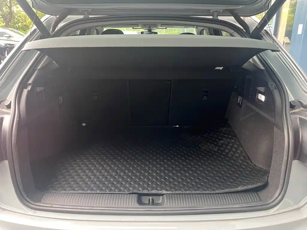 Audi Q2L e-tron — миниатюра 14