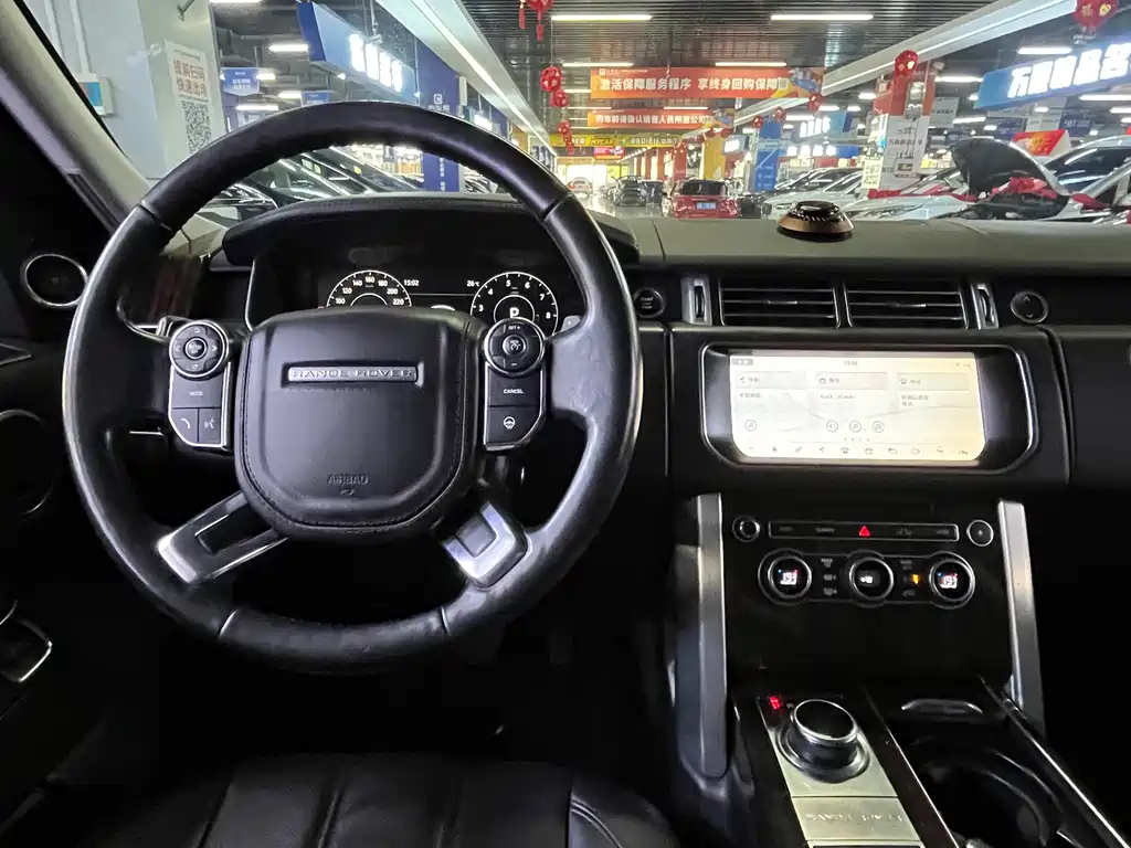 Land Rover Range Rover — миниатюра 4