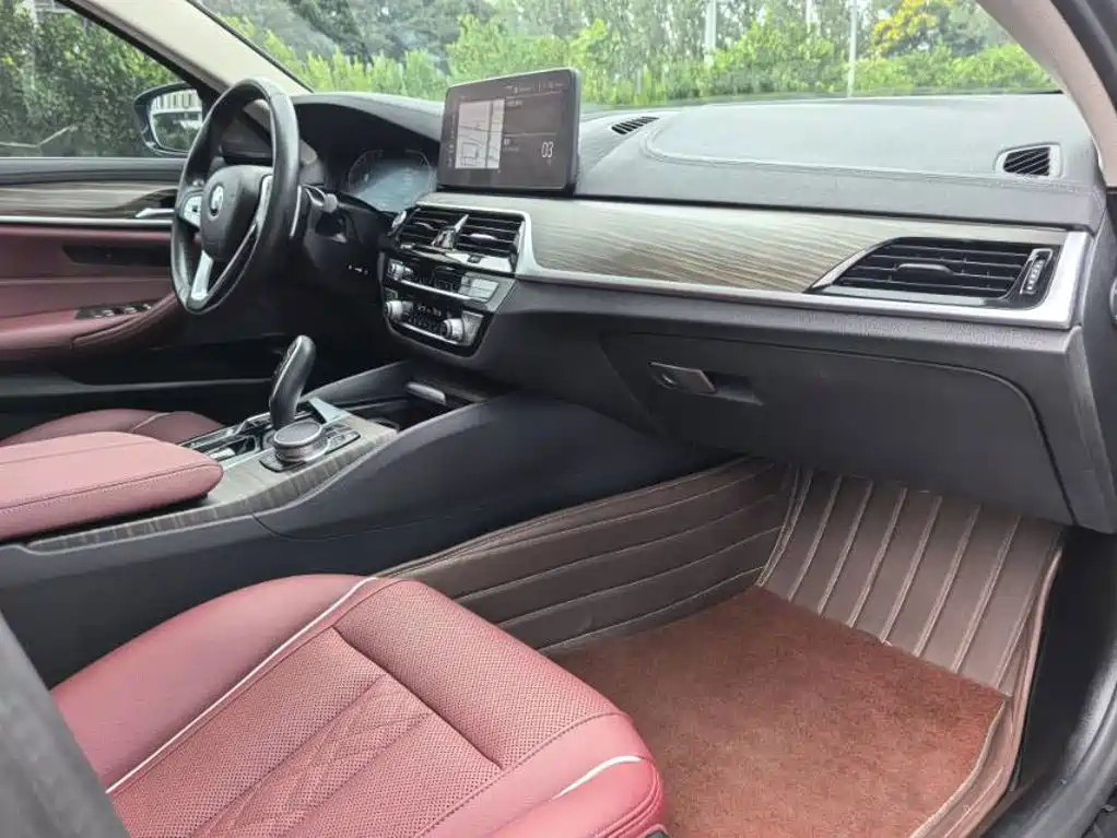 BMW 5 Series — миниатюра 4