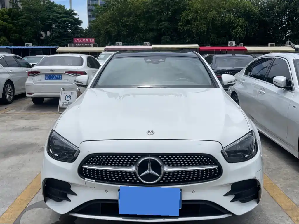Mercedes-Benz E-Class — миниатюра 2