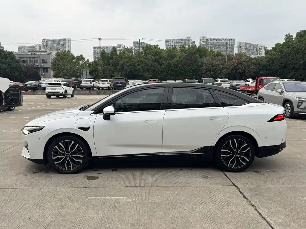 XPeng P5 — миниатюра 5