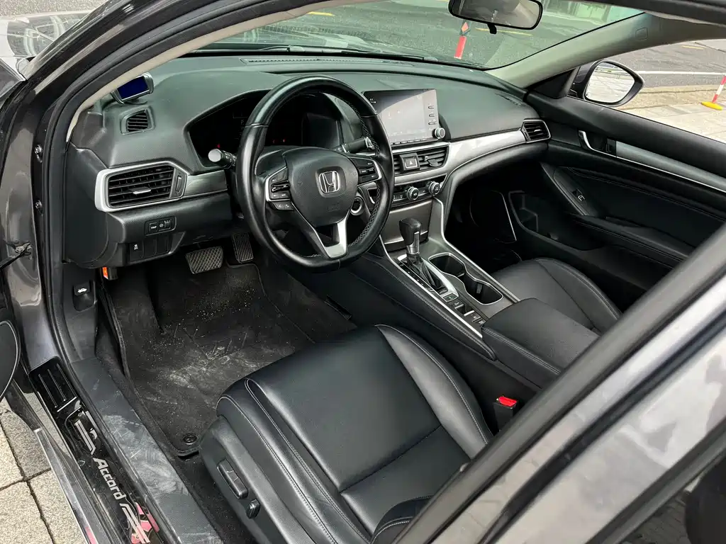 Honda Accord — миниатюра 12
