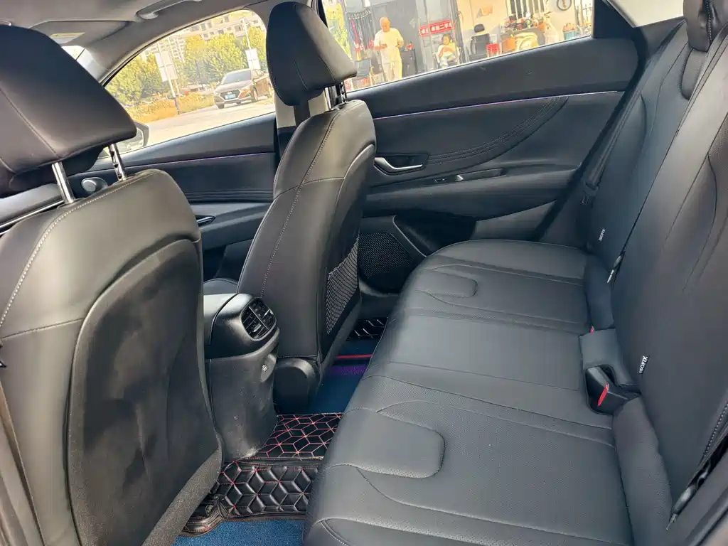 Hyundai Elantra — миниатюра 14