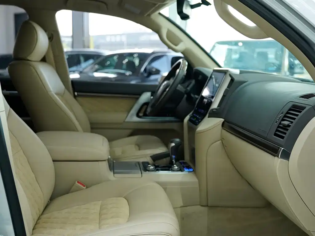 Toyota Land Cruiser — миниатюра 12
