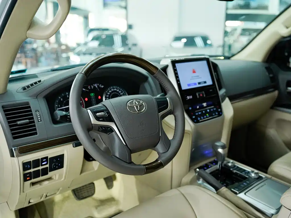 Toyota Land Cruiser — миниатюра 6