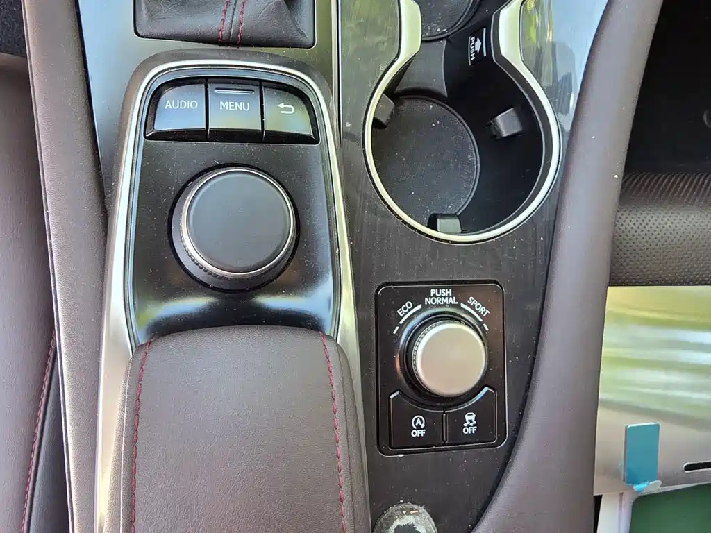 Lexus RX — миниатюра 12