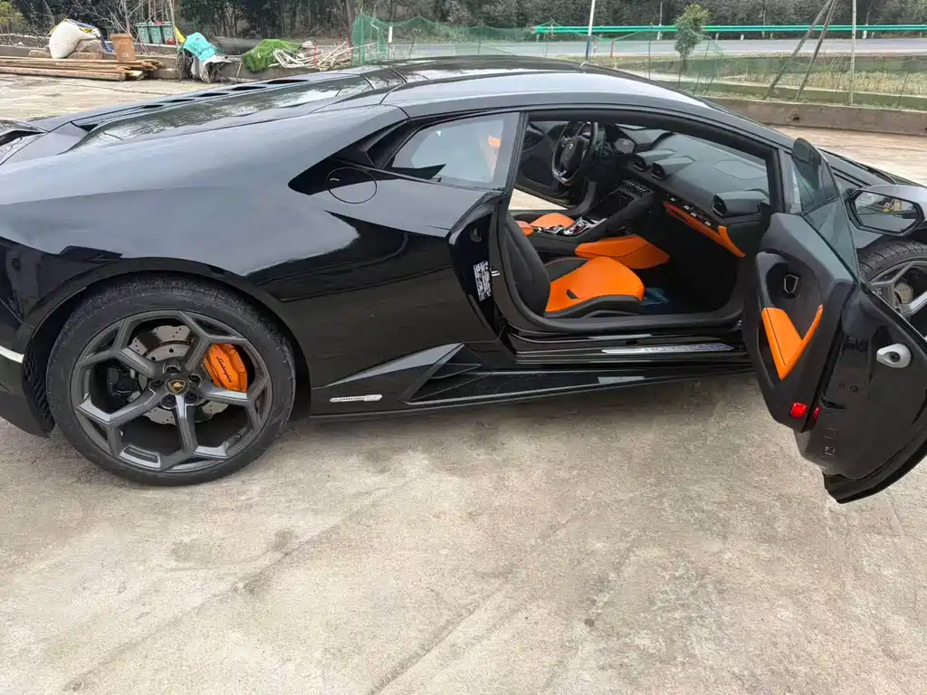 LAMBORGHINI HURACÁN