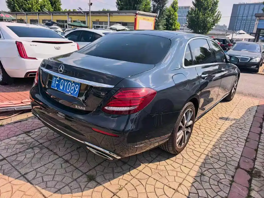 Mercedes-Benz E-Class — миниатюра 3