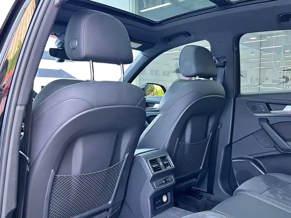 Audi Q5L Sportback — миниатюра 14