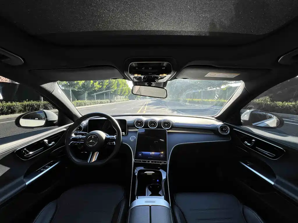 Mercedes-Benz C-Class — миниатюра 12