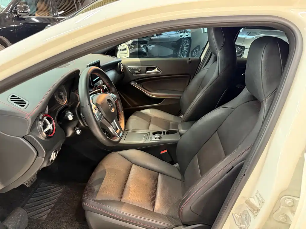 Mercedes-Benz A-Class (Import) — миниатюра 7