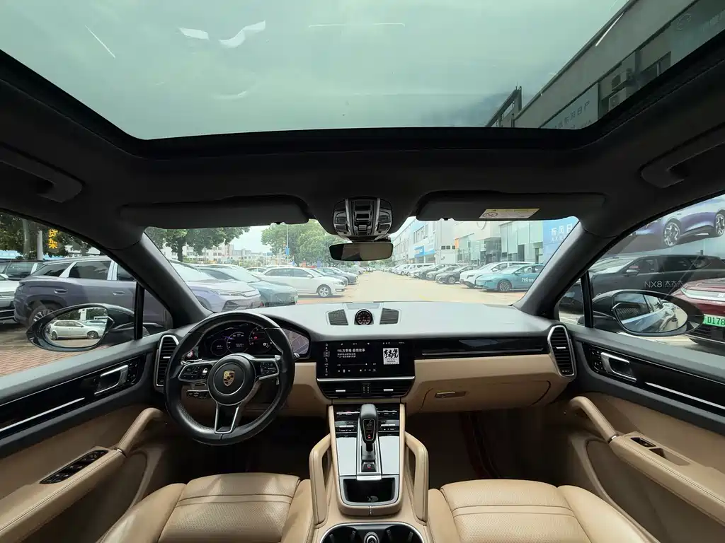 Porsche Cayenne — миниатюра 10