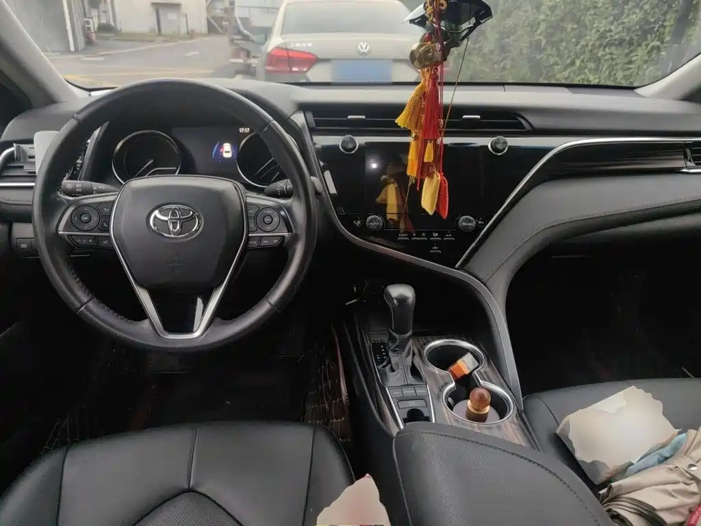 Toyota Camry — миниатюра 6
