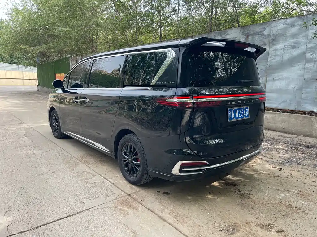 Bestune M9 2023 2.0T Premium