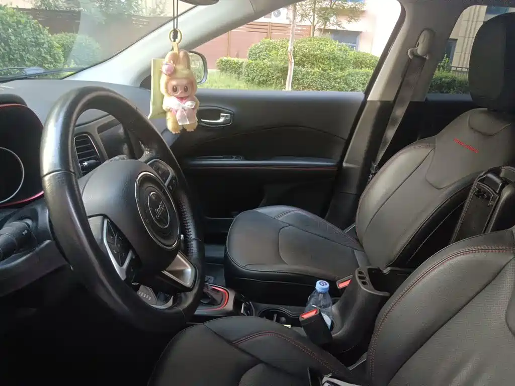 Jeep Compass — миниатюра 11
