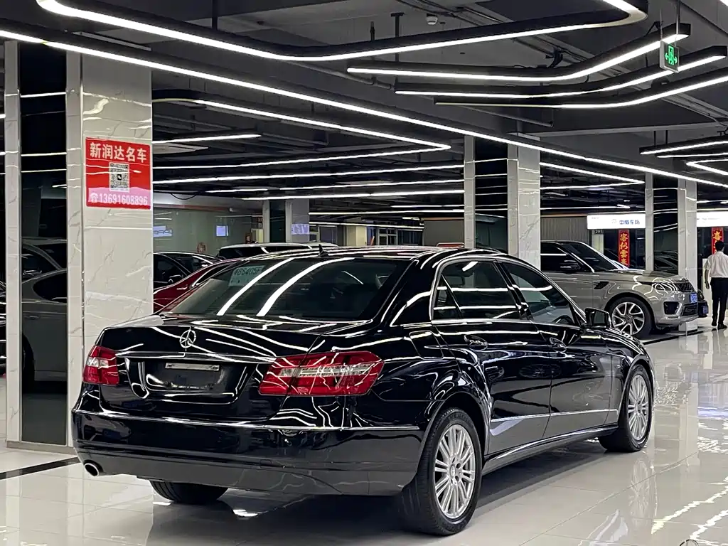 Mercedes-Benz E-Class — миниатюра 4