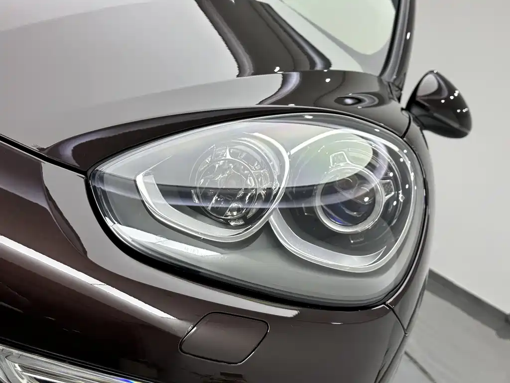 Porsche Cayenne Hybrid — миниатюра 17