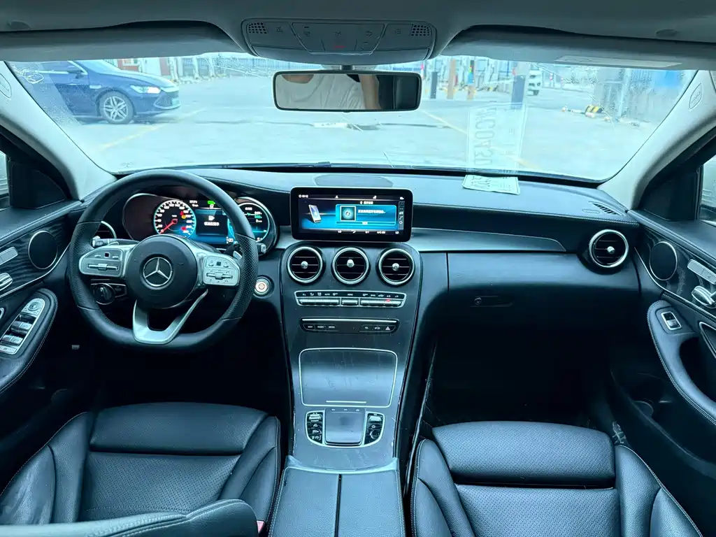 Mercedes-Benz C-Class — миниатюра 7