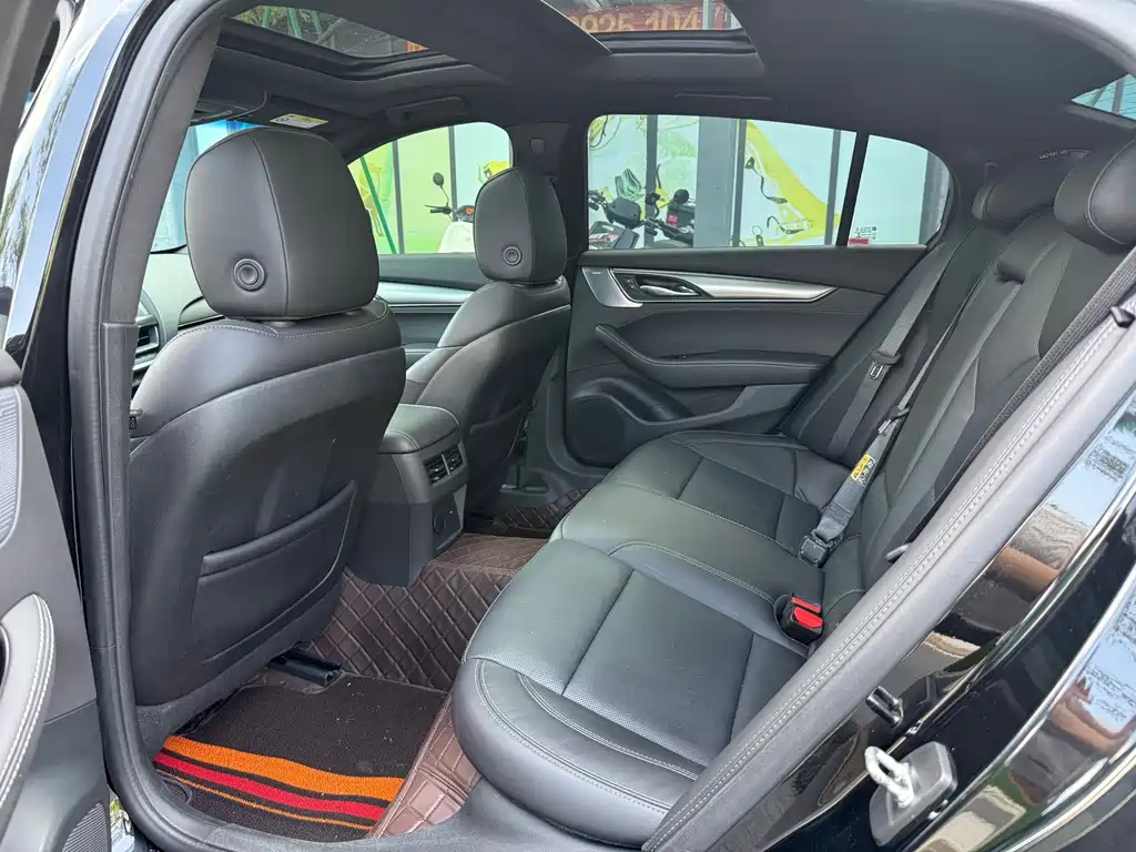 Cadillac CT5 — миниатюра 5