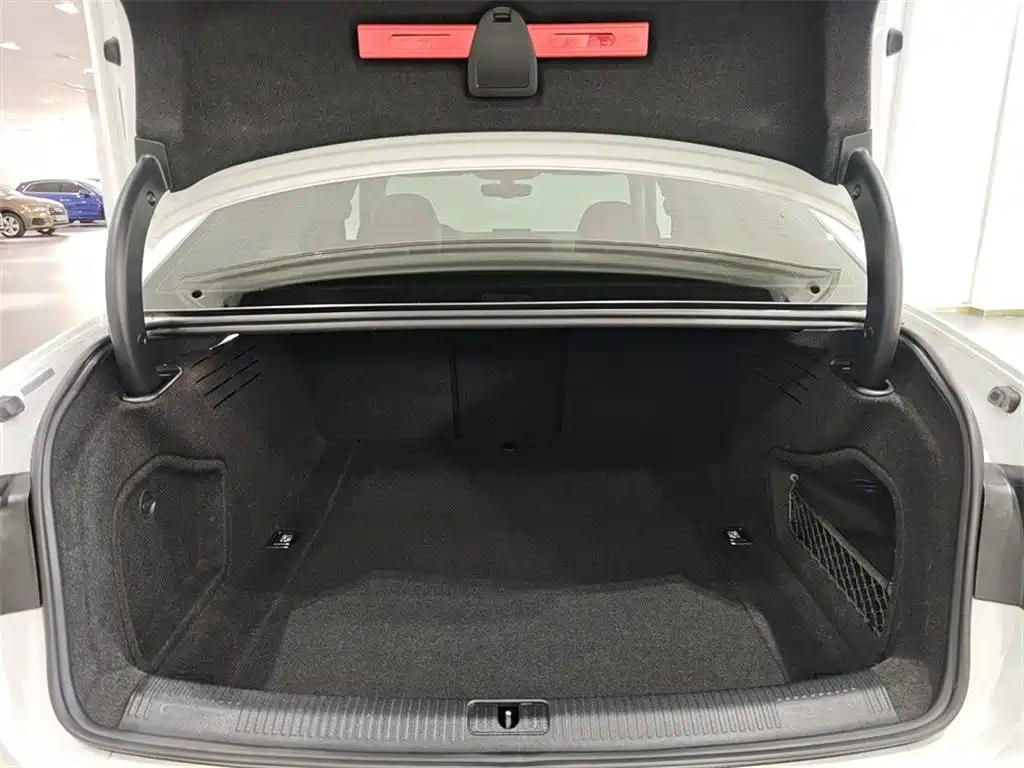 Audi A4L — миниатюра 9