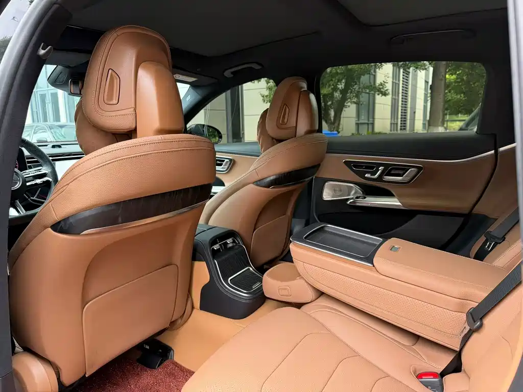 Mercedes-Benz E-Class — миниатюра 6
