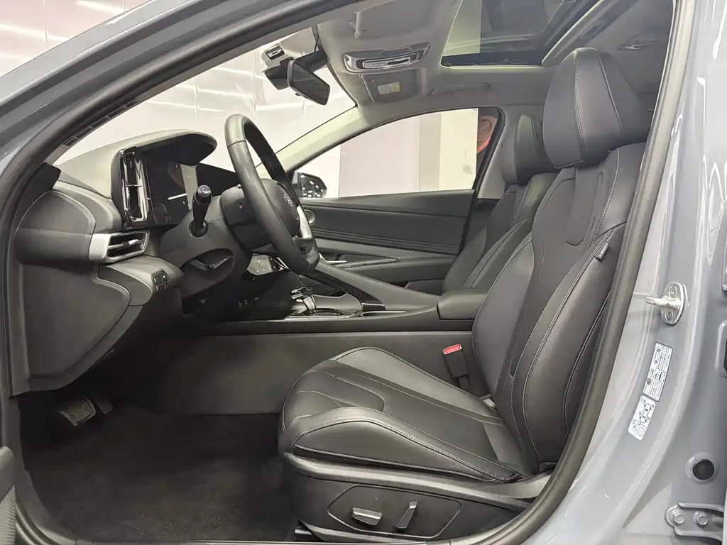 Hyundai Elantra — миниатюра 4