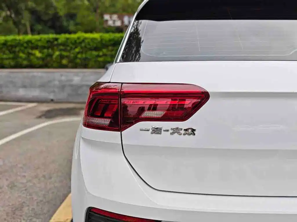 Volkswagen T-Roc — миниатюра 31
