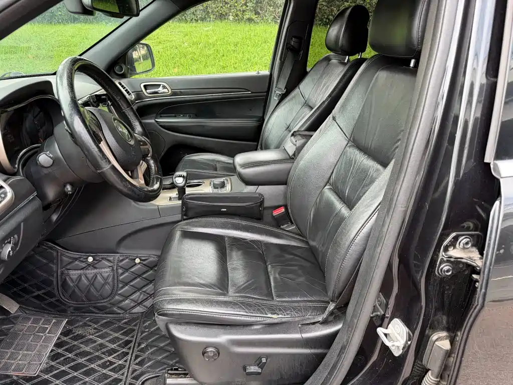 Jeep Grand Cherokee (Import) — миниатюра 8