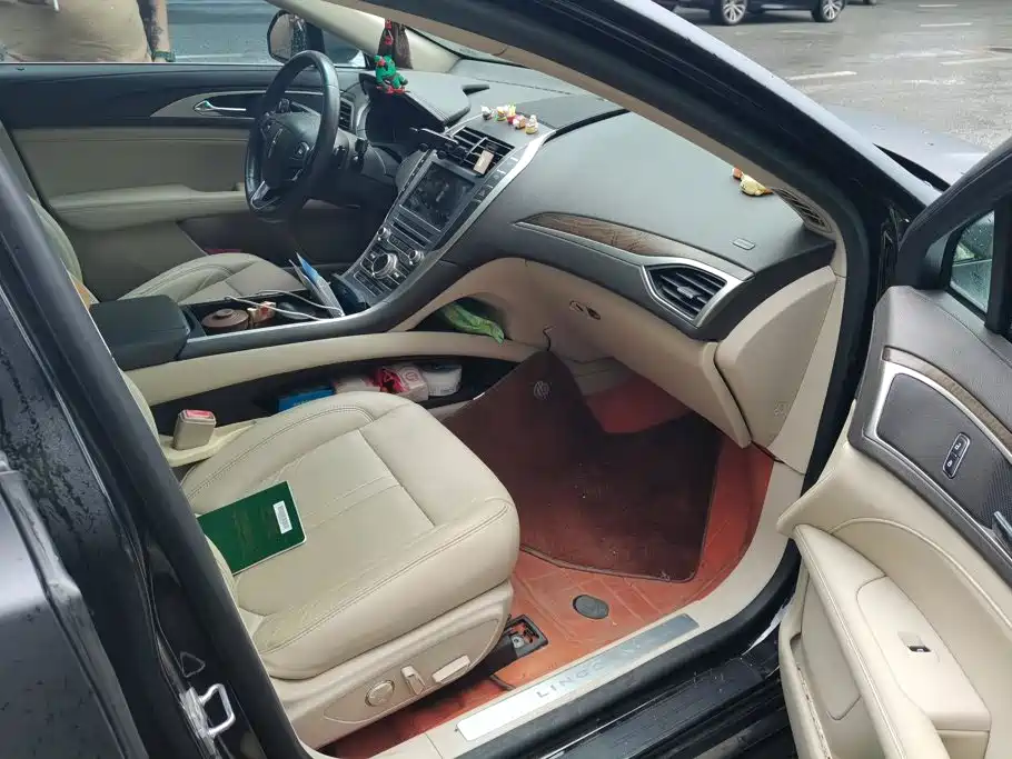 Lincoln MKZ — миниатюра 8