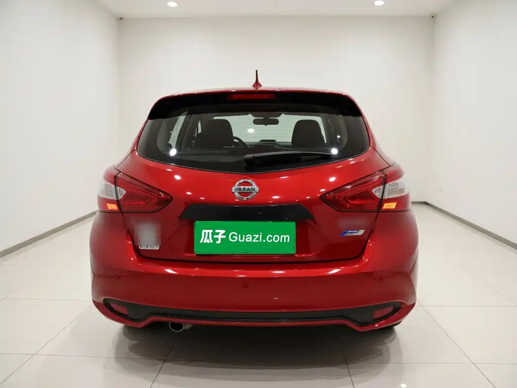 Nissan Tiida — миниатюра 5