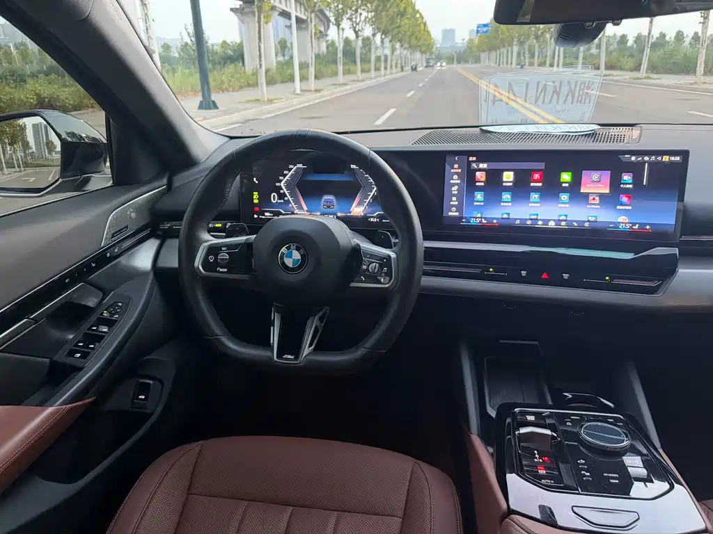 BMW 5 Series — миниатюра 16
