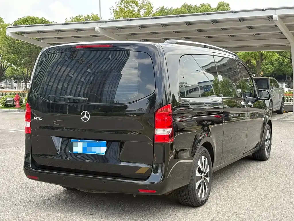 Mercedes-Benz Vito 2021 2.0T 7 мест