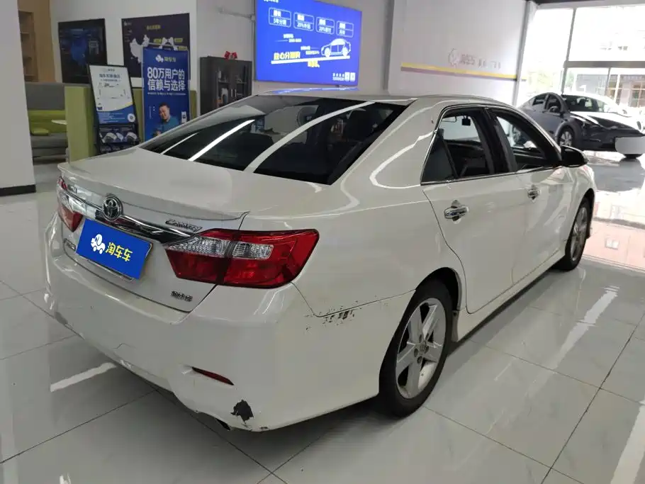 Toyota Camry — миниатюра 3
