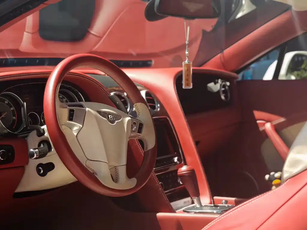 Bentley Continental — миниатюра 6