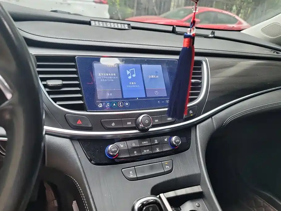 Buick LaCrosse — миниатюра 13