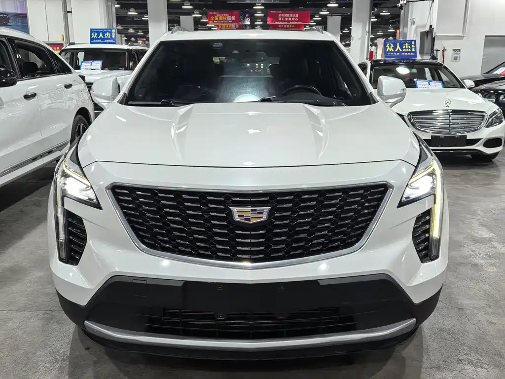 CADILLAC XT4