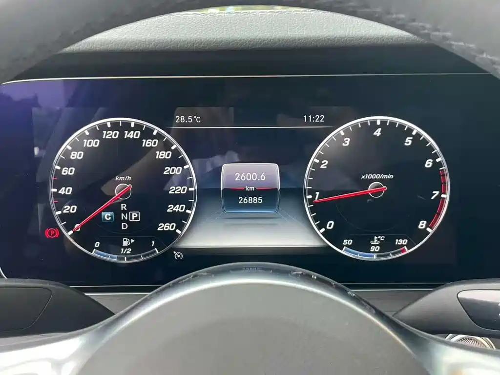 Mercedes-Benz E-Class — миниатюра 4
