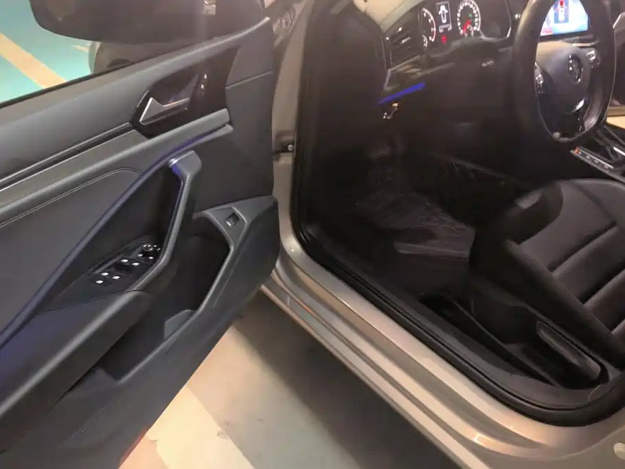 Volkswagen Sagitar — миниатюра 7