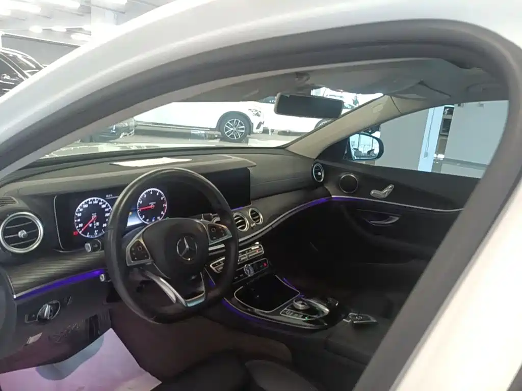 Mercedes-Benz E-Class — миниатюра 25