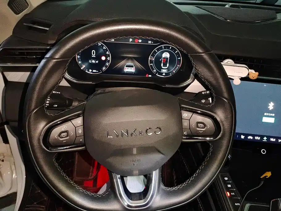 Lynk & Co 01 — миниатюра 15