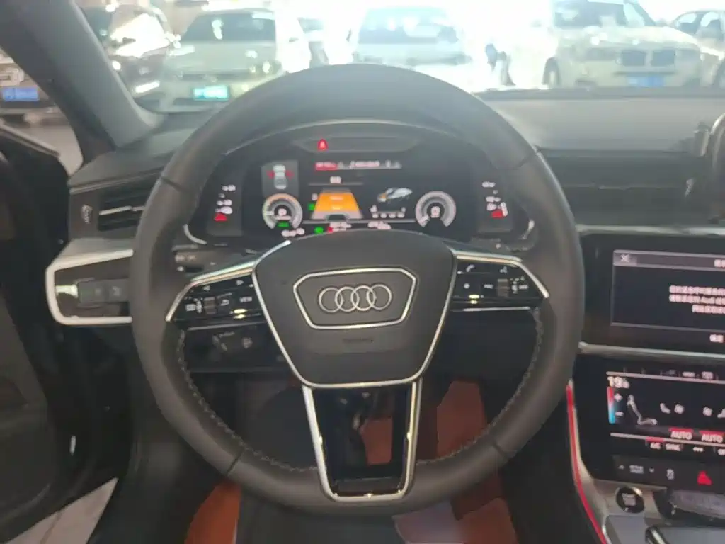 Audi A6L New Energy — миниатюра 11
