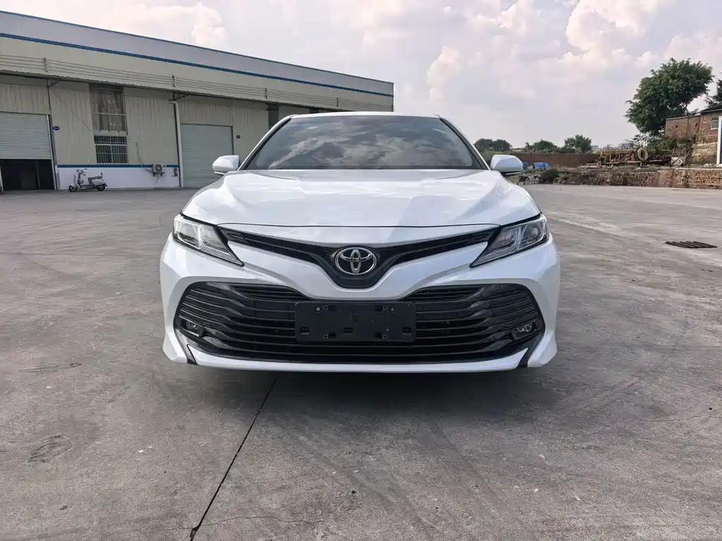 Toyota Camry — миниатюра 2