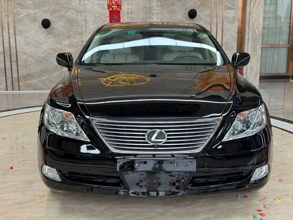 Lexus LS — миниатюра 3