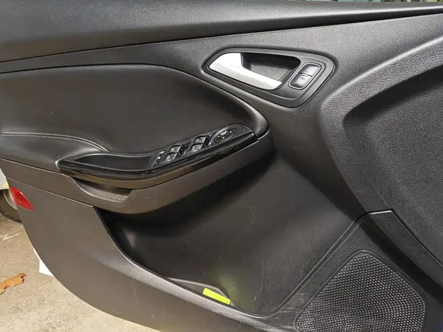 Ford Focus — миниатюра 7