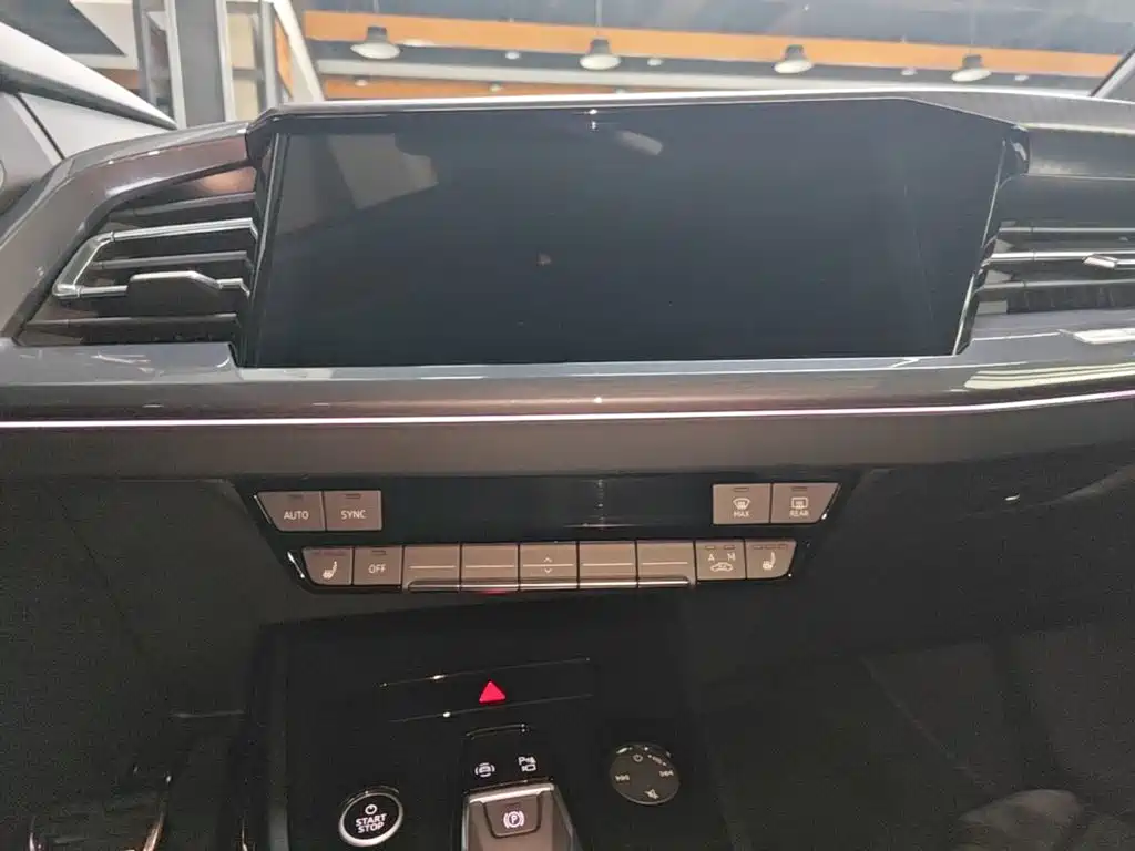 Audi Q4 e-tron — миниатюра 13