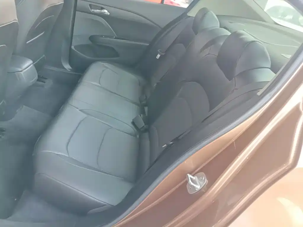 Chevrolet Cavalier — миниатюра 17