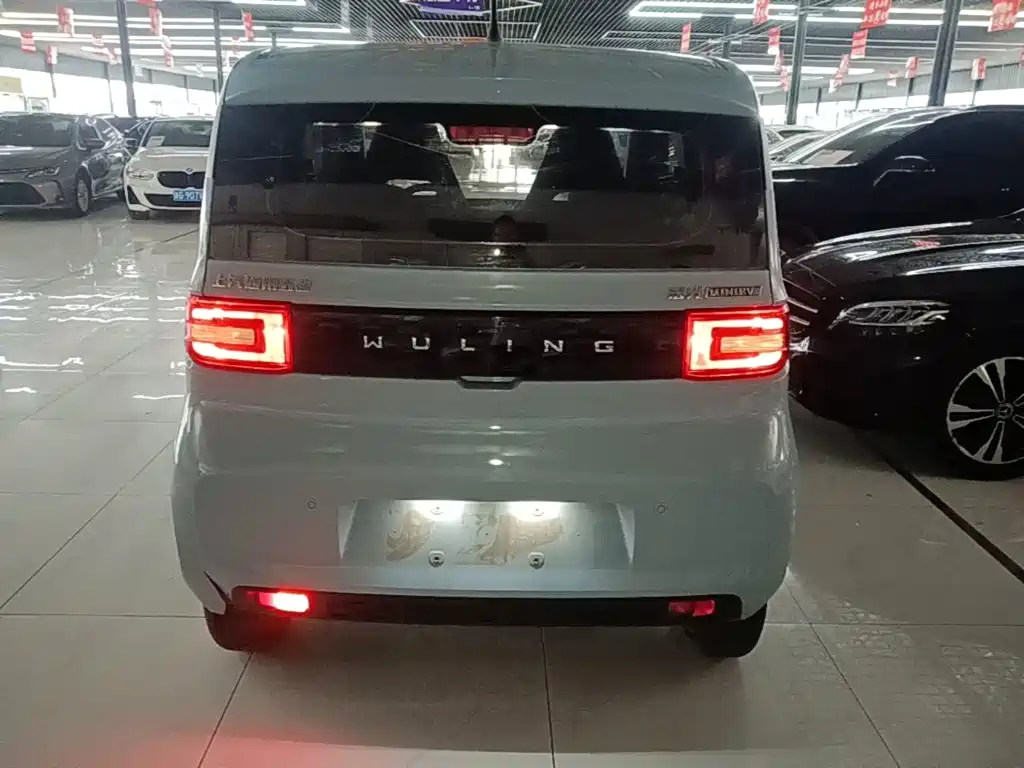 Wuling MINIEV — миниатюра 6