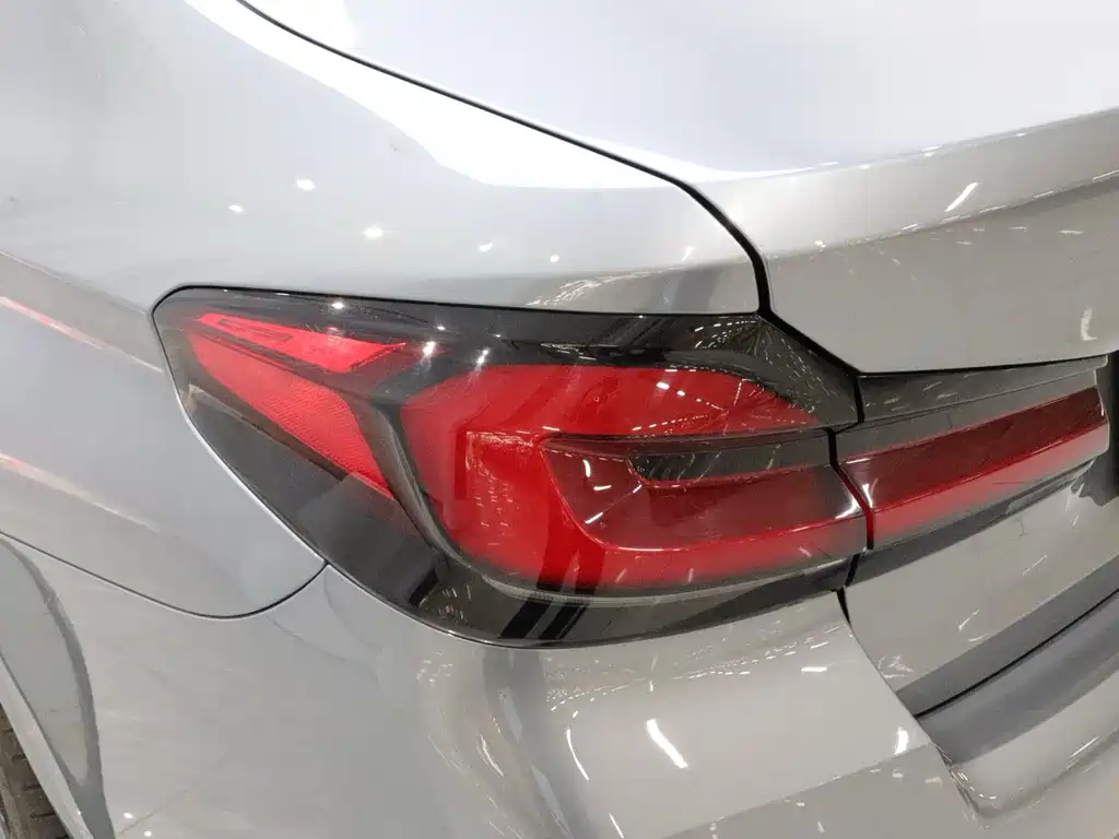 BMW 5 Series (Import) — миниатюра 19
