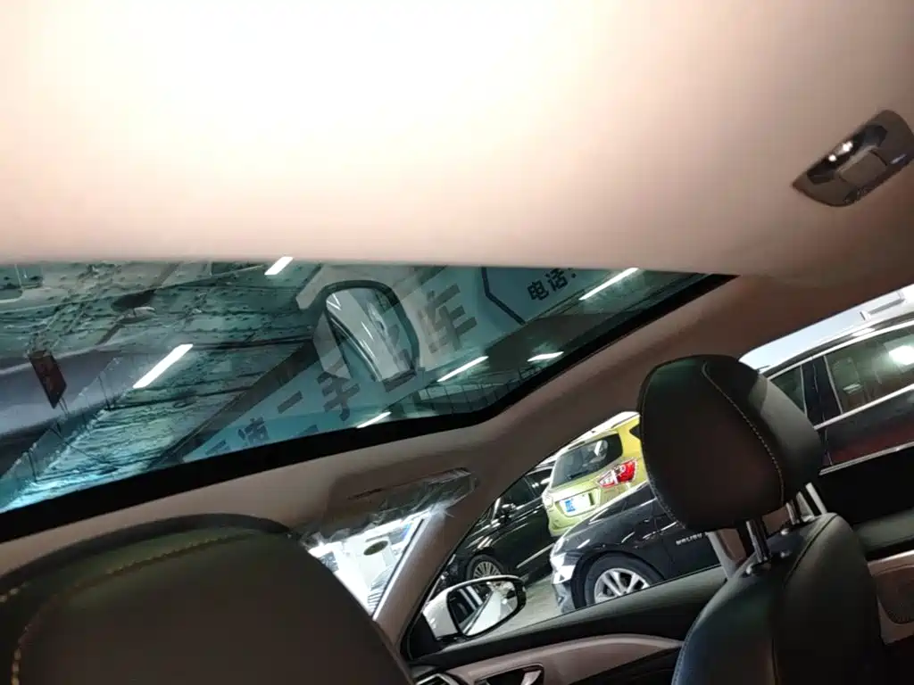 Roewe i6 MAX New Energy — миниатюра 18