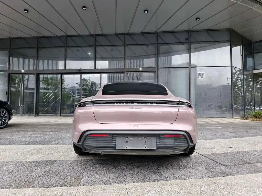 Porsche Taycan — миниатюра 17